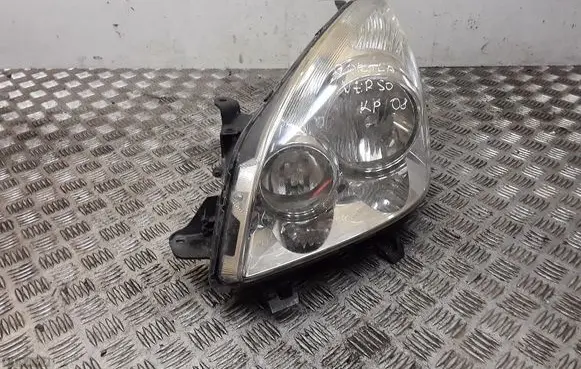 Toyota Corolla Verso AR10 Headlight/headlamp P7105LHD