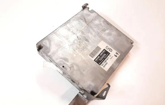Toyota Avensis T250 Engine control unit/module 8966105691 MB1758008070