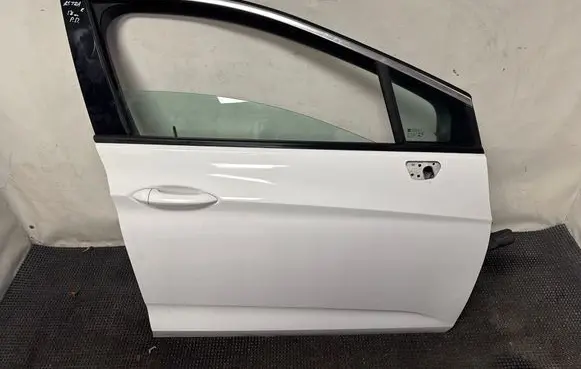 Opel Astra K Front door Y40R