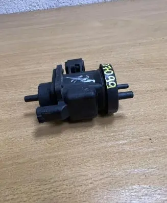 Mercedes-Benz E W210 EGR valve A0005450527 D7099