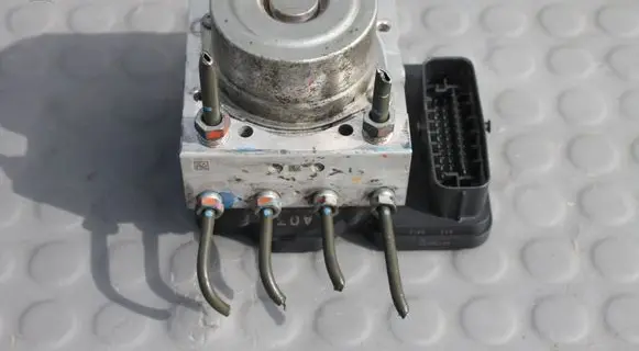 Mitsubishi L200 ABS Pump MITSUBISHI4670A975 4670A975