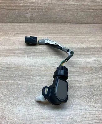 Toyota Corolla Verso AR10 Accelerator pedal position sensor 82223040C 82223OF040C
