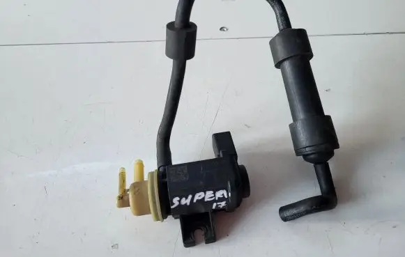 Skoda Superb B8 (3V) Turbo solenoid valve 04L131051F