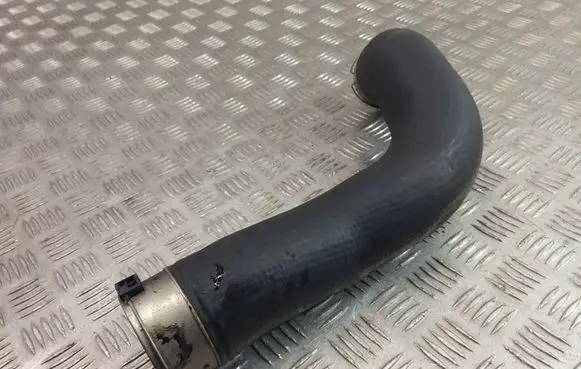 BMW 5 F10 F11 Intercooler hose/pipe 7810615