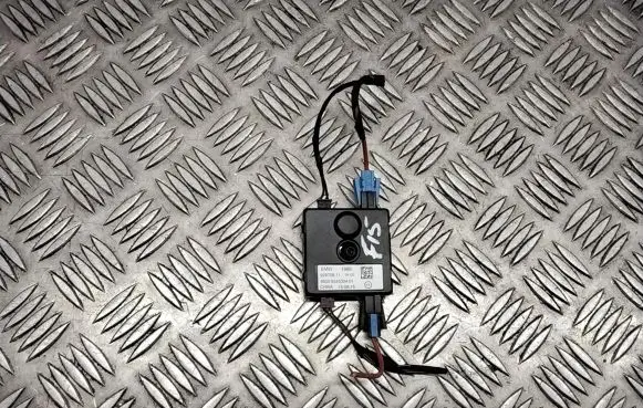 BMW X5 F15 Aerial antenna amplifier 928708 9343304