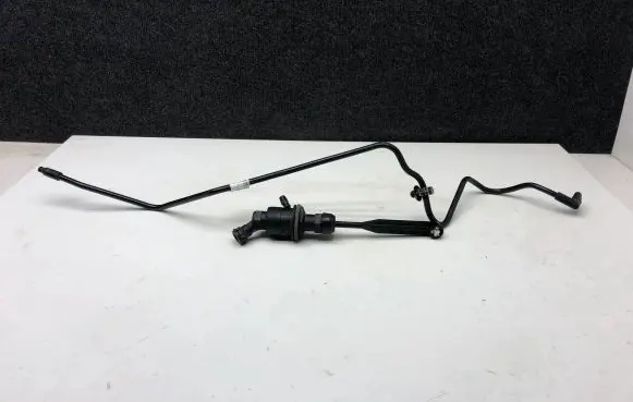 Renault Master III Clutch master cylinder 8200673232