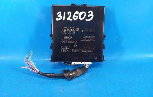 Toyota Prius xw60 Central body control module 8999047210