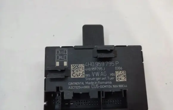 Volkswagen Touareg II Door control unit/module 4H0959795P