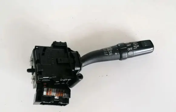 Toyota Avensis T250 Wiper control stalk 173654