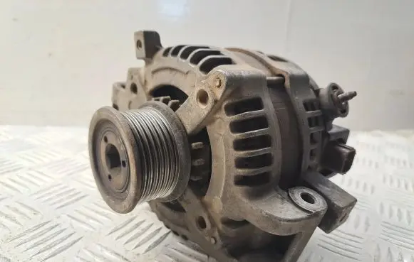 Toyota Corolla Verso AR10 Generator/alternator 270600G021
