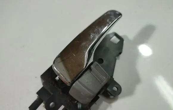 Mitsubishi Grandis Front door interior handle MN105360
