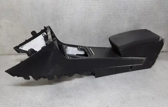 Volkswagen PASSAT B6 Center console 3C0864207