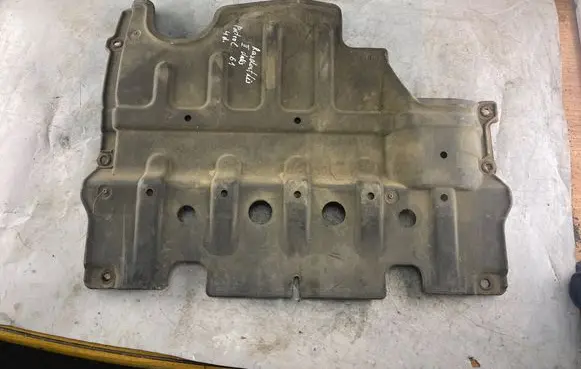 Nissan Patrol Y61 Center/middle under tray cover 50820vb000