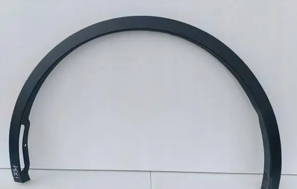 Tesla Model Y Fender trim (molding) 1658695-00-a