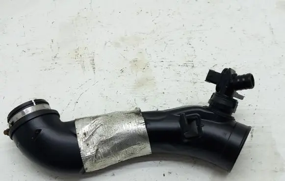 Opel Insignia A Air intake hose/pipe 22840649