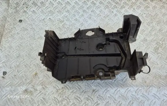 Battery tray