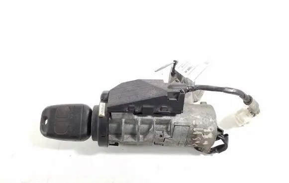 Toyota Avensis T220 Ignition lock 45280-05030