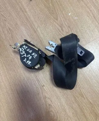 Renault Megane II Front seatbelt