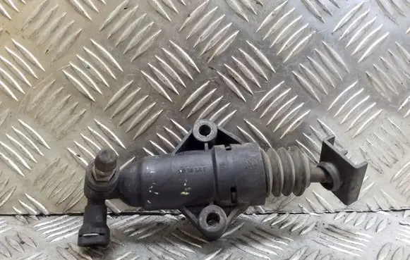 Volkswagen Golf IV Clutch master cylinder 1J0721261F