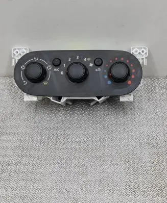 Renault Trafic III (X82) Climate control unit E1093049 3042014 30080060