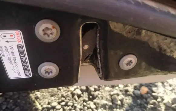 Toyota Yaris Rear door lock