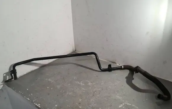 Mercedes-Benz GL X166 Engine coolant pipe/hose A1668305196
