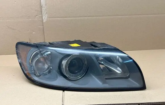 Volvo V50 Headlight/headlamp 30698886 0301198204