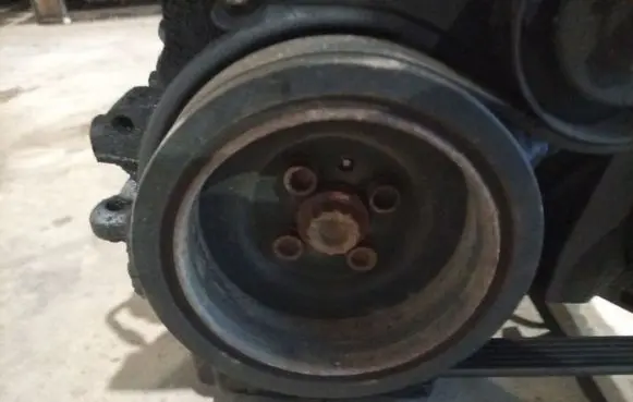 Volkswagen PASSAT B6 Crankshaft pulley