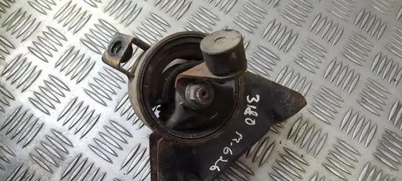 Mazda 626 Engine mount bracket