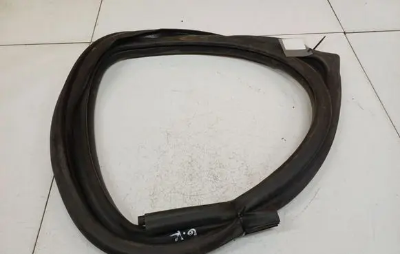 Nissan Primera Rubber seal rear door