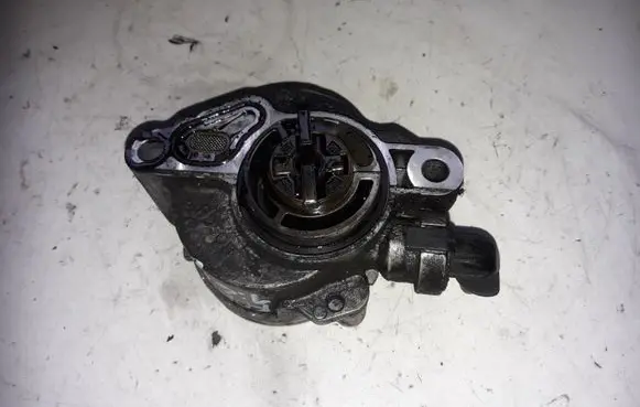 Ford Focus Vacuum pump