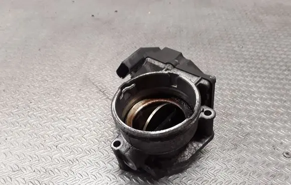 Volkswagen Golf Plus Throttle valve 03G128063G