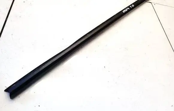 Ford Kuga I Front door glass trim molding 