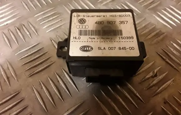 Audi TT Mk1 Light module LCM 4B0907357 5LA00784500