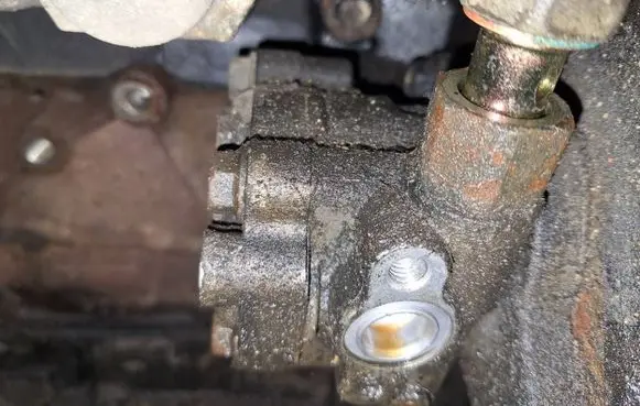 Nissan Almera N16 Power steering pump