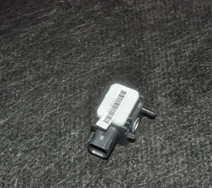 Hyundai Genesis Airbag deployment crash/impact sensor 9592028000