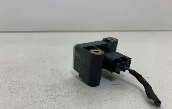 BMW 1 E81 E87 Airbag deployment crash/impact sensor 6911003 503348 0285003900