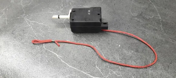 Lancia Lybra Fuel tank cap lock 