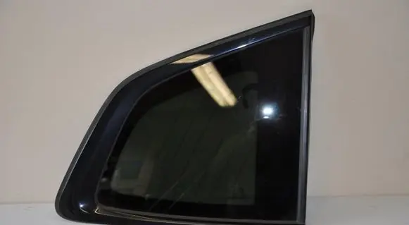 BMW X3 G01 Rear side window 7410068