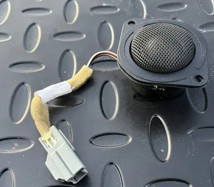 Volvo C70 Subwoofer speaker 30679339
