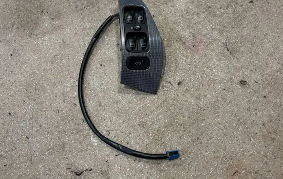 Mercedes-Benz CLK A209 C209 Electric window control switch A2098203410