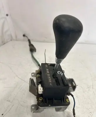 Audi A6 S6 C4 4A Gear shifter/selector 4A1713109A