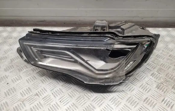 Audi A3 S3 8V Headlight/headlamp 8V0941034B