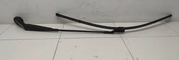 Citroen C4 II Picasso Front wiper blade arm 9676371180
