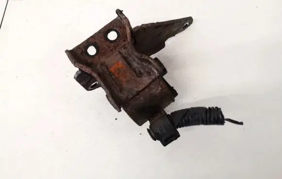 Toyota Avensis Verso Engine mount bracket