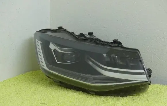 Volkswagen Caddy Headlight/headlamp 2K8941036R