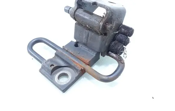 Audi A4 S4 B6 8E 8H Front door lower hinge 8E0831411