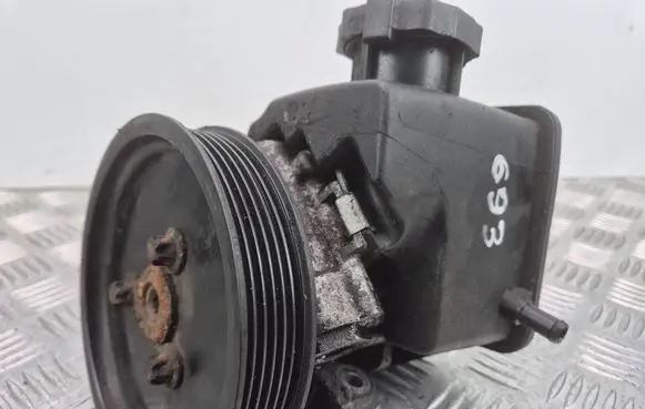 Mercedes-Benz Vito Viano W639 Power steering pump A6112300115