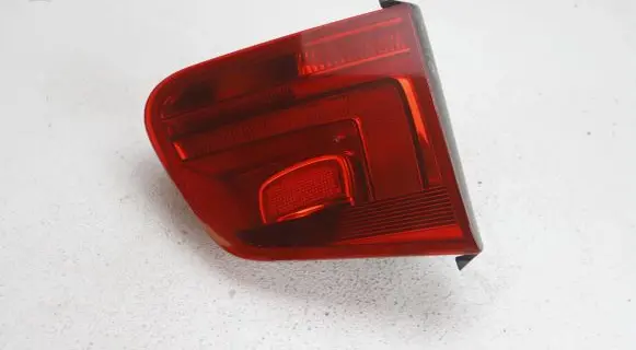 Volkswagen Tiguan Tailgate rear/tail lights 5N0945309