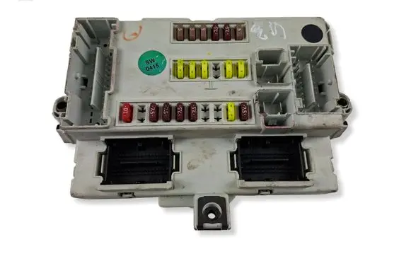Fiat 500L Fuse box set 52007598 10R041061